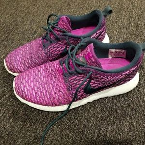 Women's nike Rosha run